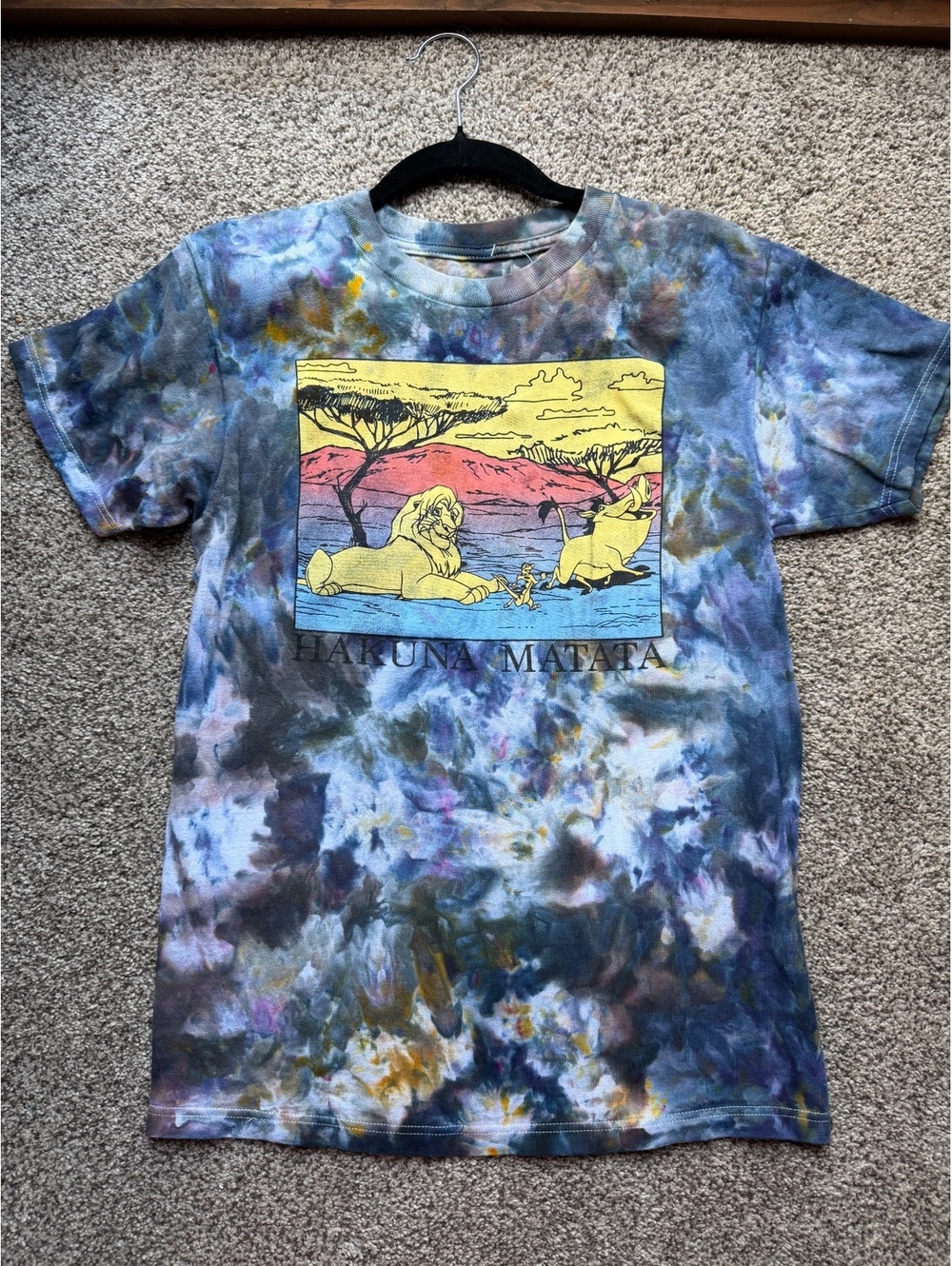 Disney The Lion King Hakuna Matata custom tie dye graphic T shirt size S
